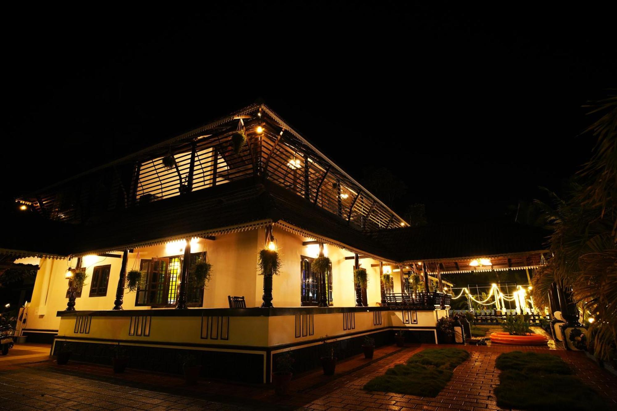 Homestay Arayathu Heritage Kottayam